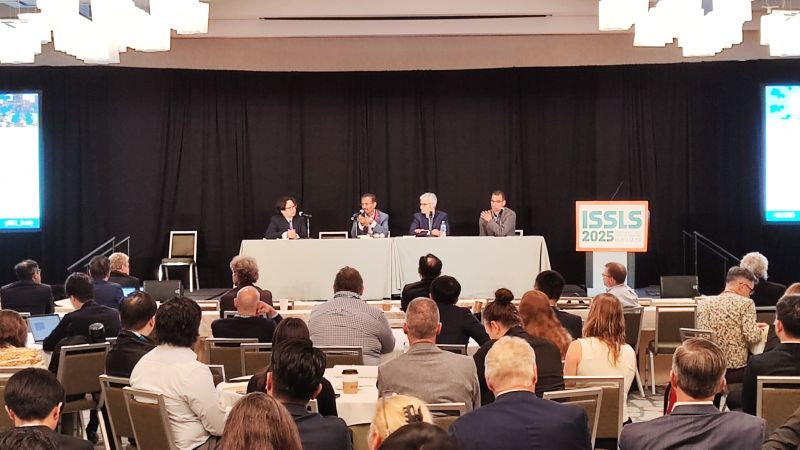 Izv. prof. dr. sc. Marinko Rade...