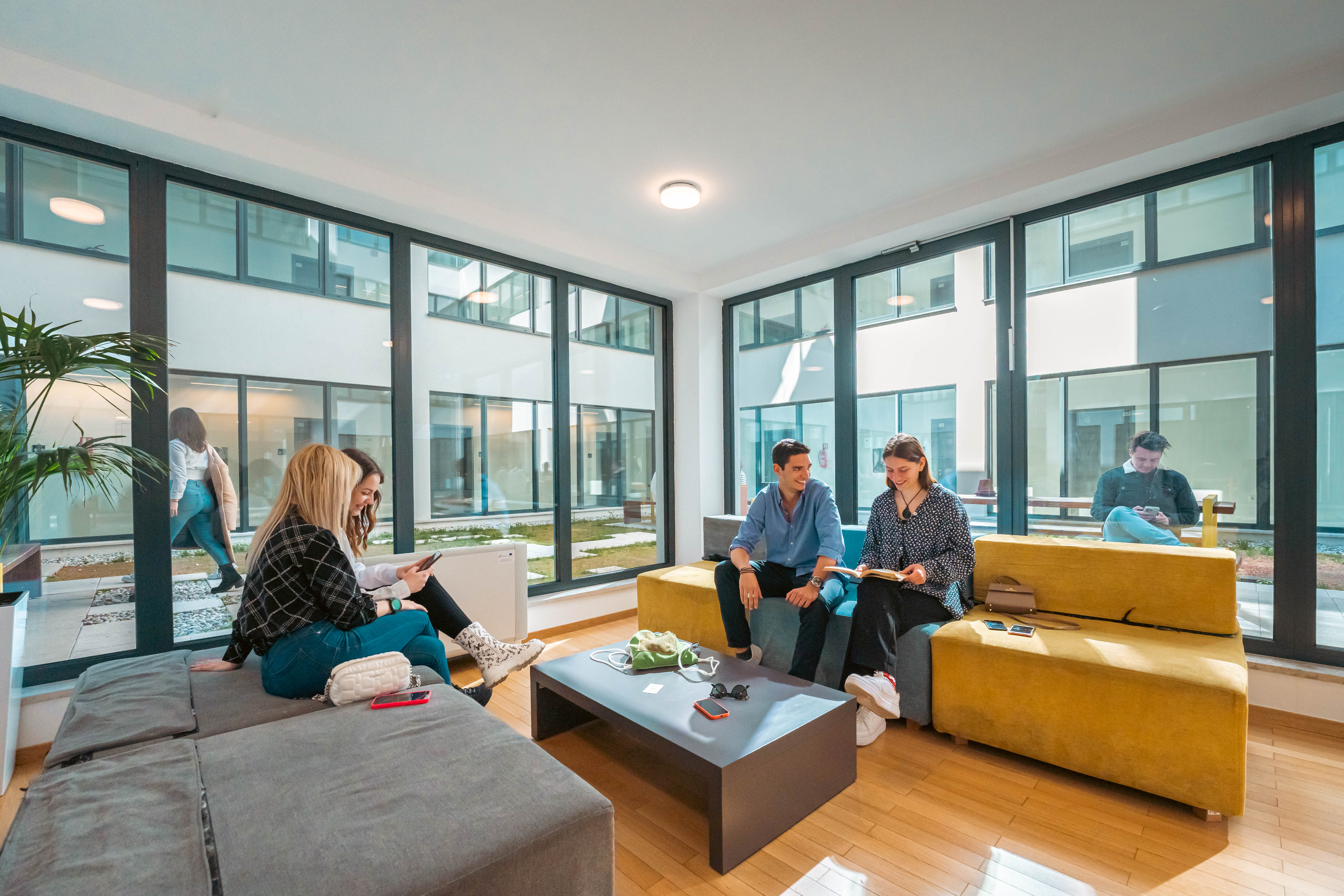 Upisi na studije UNIPU-a